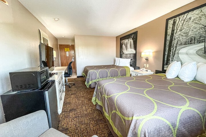 Super 8 by Wyndham Indianapolis / Emerson Ave