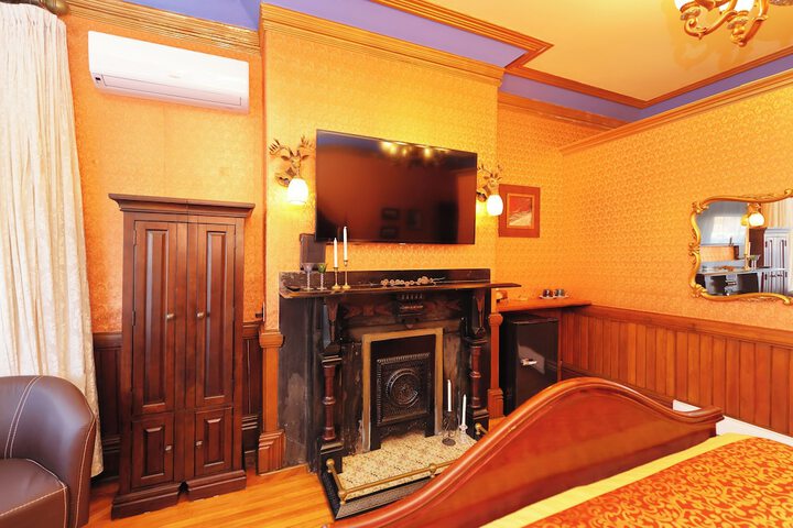 Room 111 of 252