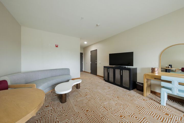 Room 10 of 43