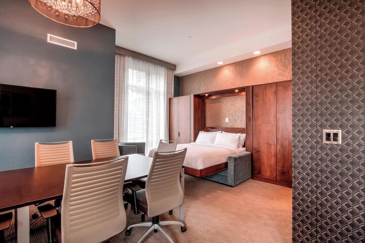 Room 26 of 87