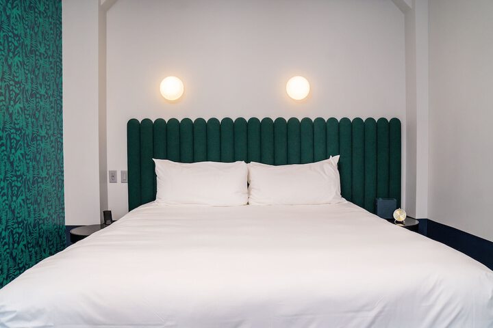 Room 47 of 109