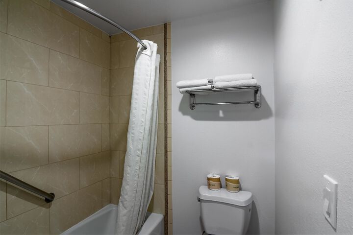 Room 16 of 37