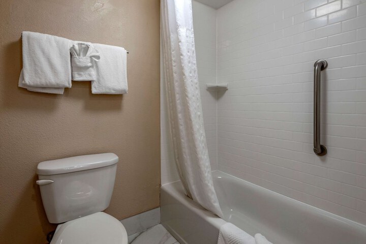 Room 15 of 48