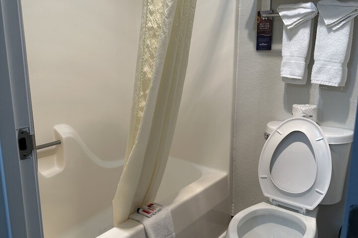 Room 6 of 40