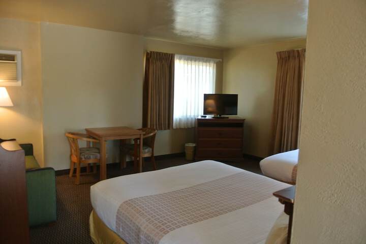 Room 13 of 61