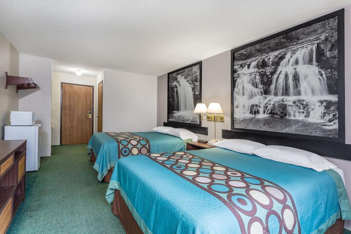 Room 9 of 27