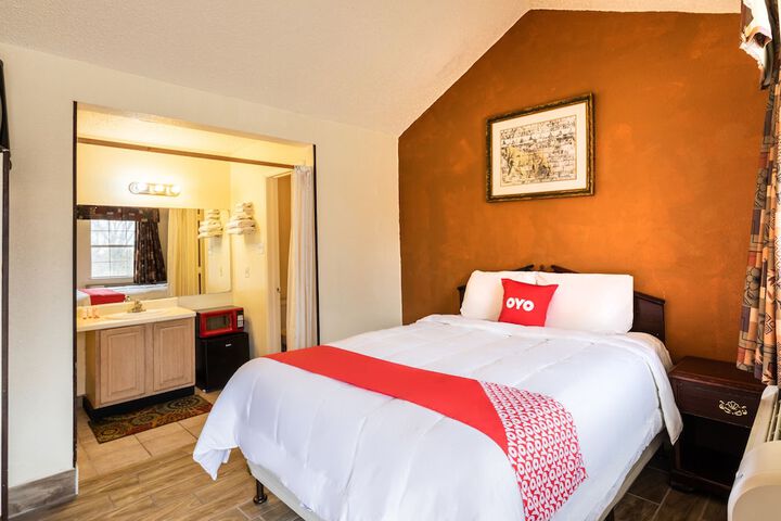 Room 25 of 29