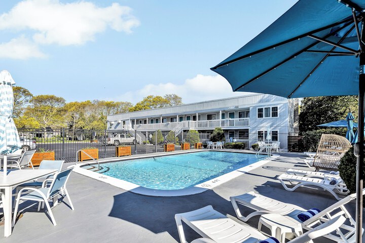 Pool 5 of 40