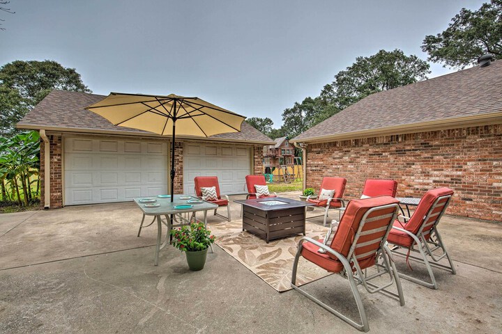 Cozy Family Home w / Fire Pit 4 Mi to Lake Fork