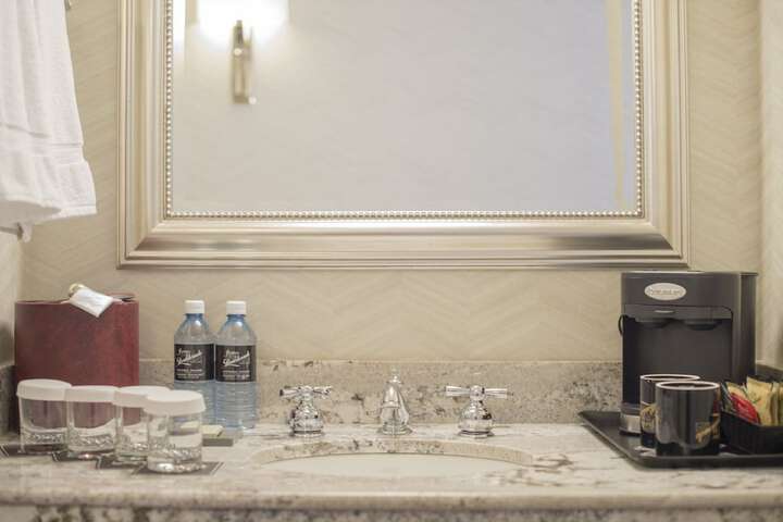 Room 16 of 130