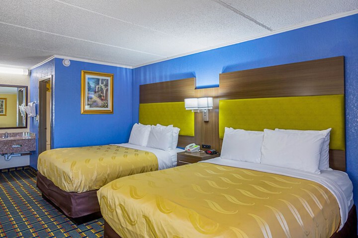 Room 12 of 26