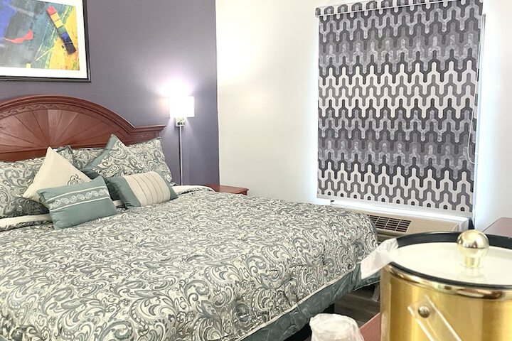 Room 27 of 44