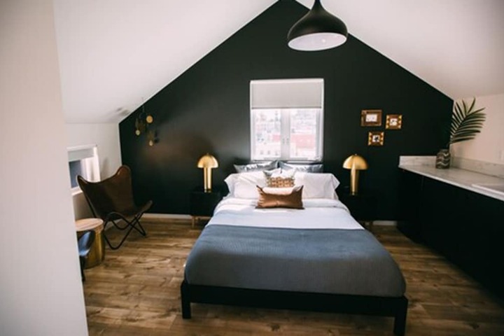 Room 33 of 70