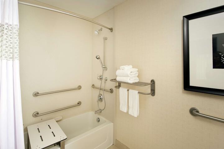 Room 14 of 32