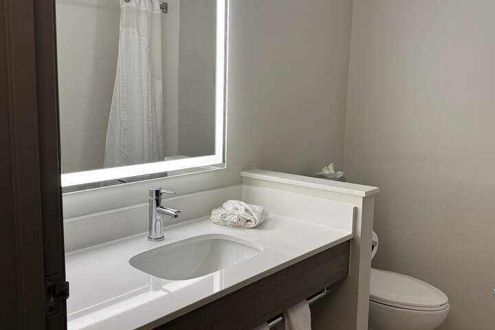 Holiday Inn Express Hotel & Suites St. Paul-Woodbury by IHG
