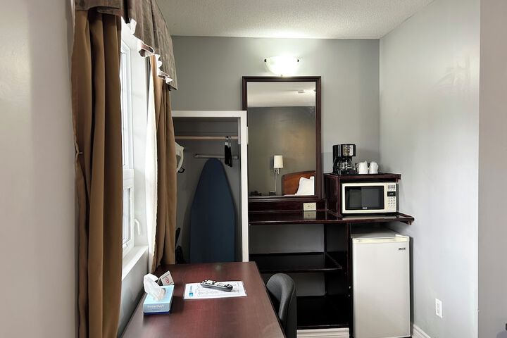 Room 50 of 54