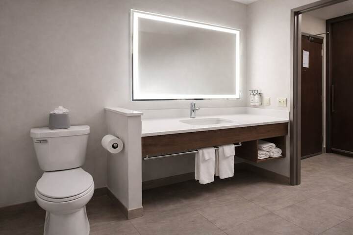 Holiday Inn Express Hotel & Suites St. Paul-Woodbury by IHG