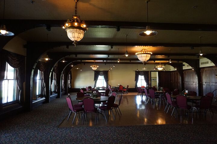 Ballroom/Hall 21 of 22