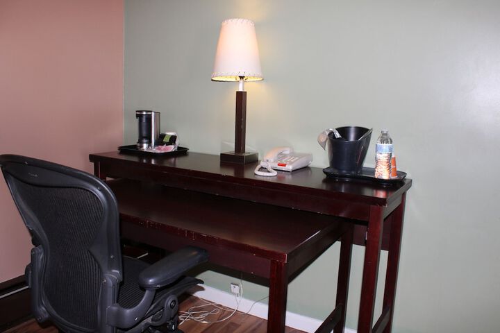 Bellevue Hotel & Suites