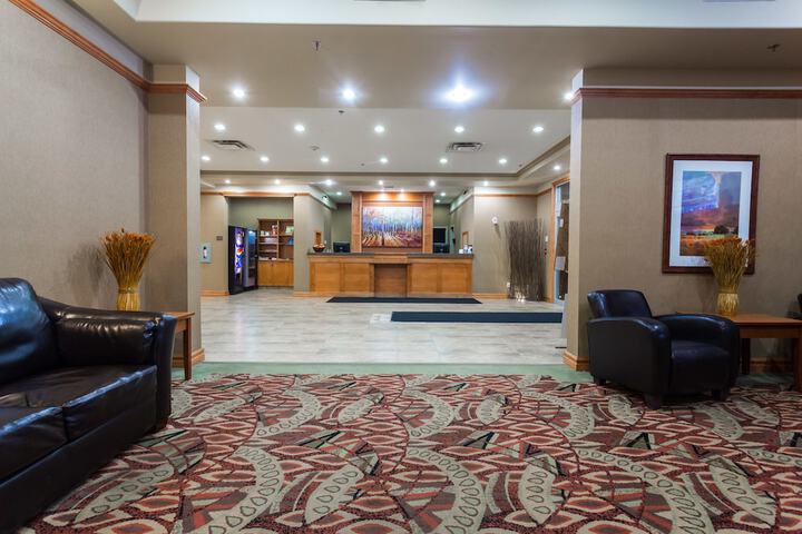 Days Inn & Suites by Wyndham Edmonton Airport