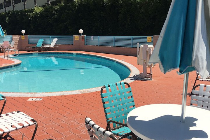 Pool 10 of 91