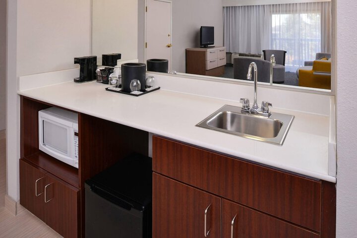 Country Inn & Suites by Radisson Brown Deer - Milwaukee North