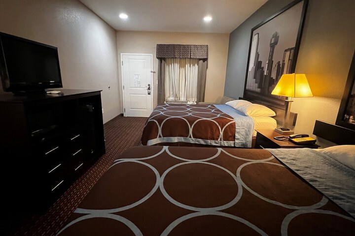 Super 8 by Wyndham Center