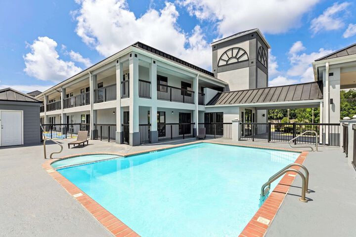 Econo Lodge Inn & Suites Ocean Springs - Biloxi