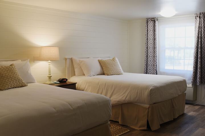 Sandwich Inn and Suites
