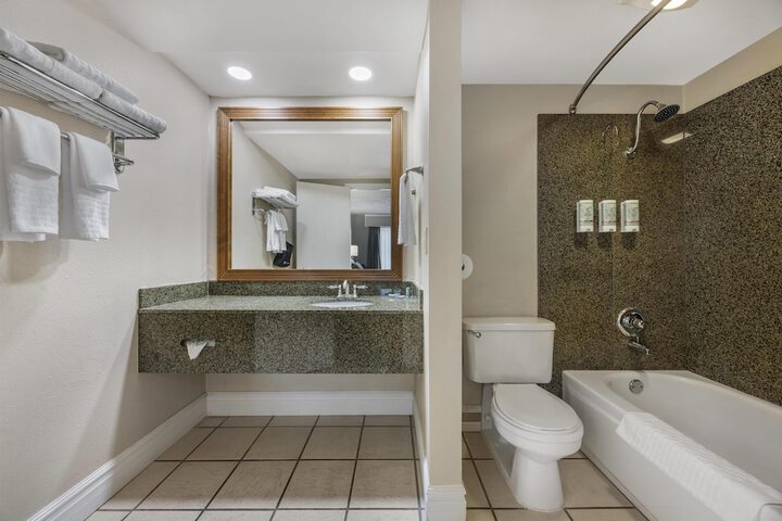 Best Western Pier Point Inn