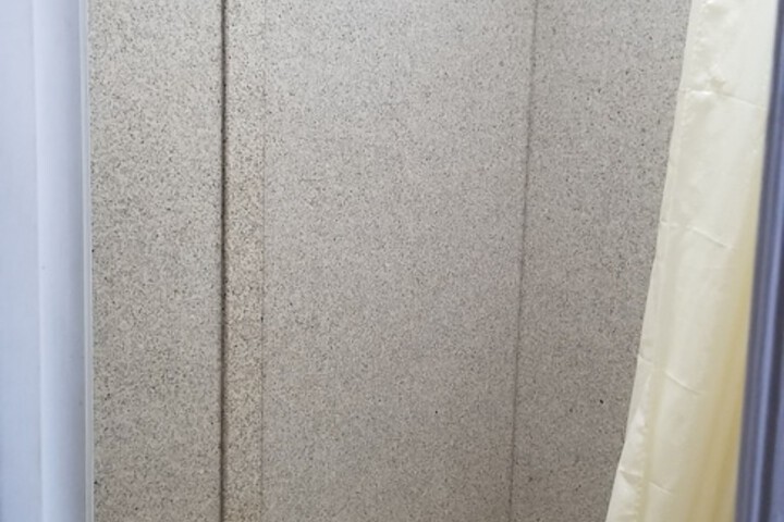Room 9 of 19