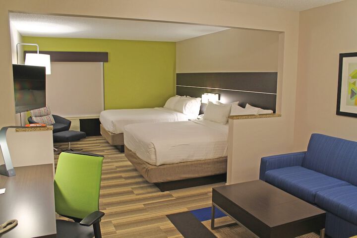 Room 22 of 37