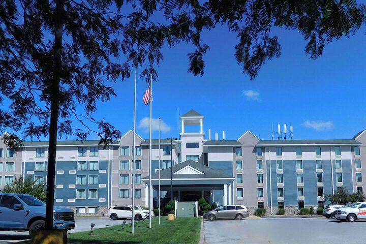 Hotel 2 of 33