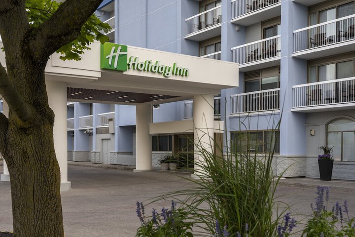 Hotel 8 of 135