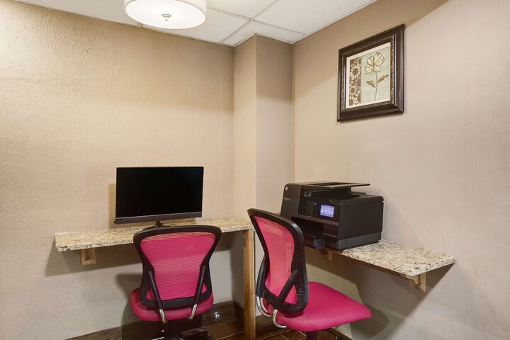 Business Center 34 of 35