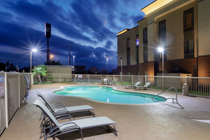 Pool 6 of 57