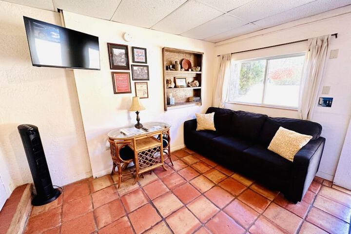 Room 42 of 60