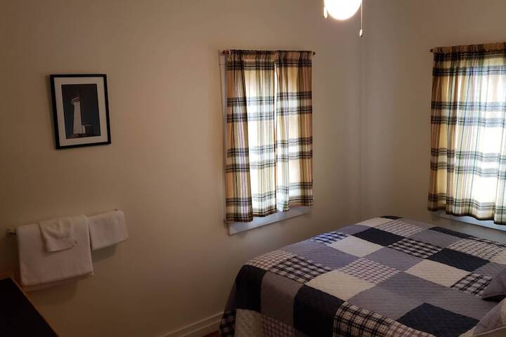 Room 36 of 215