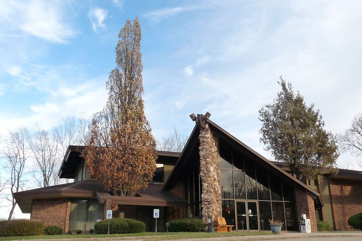 Riverbank Lodge