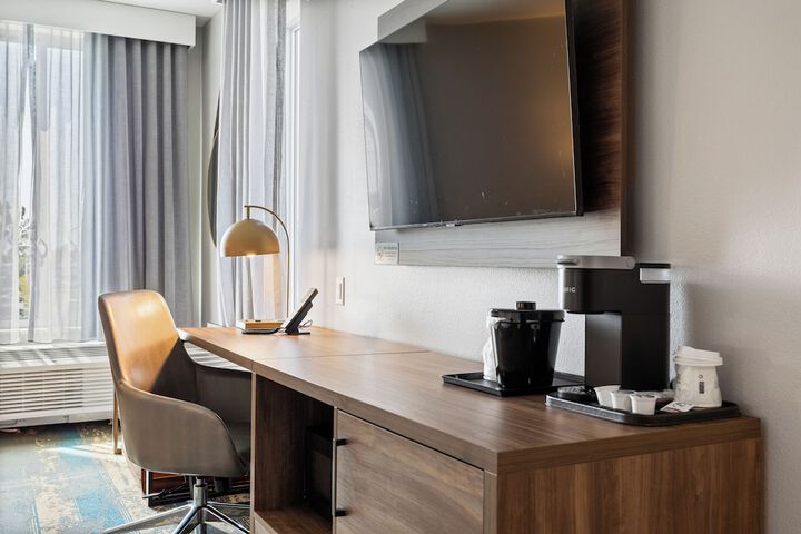 La Quinta Inn & Suites by Wyndham La Habra
