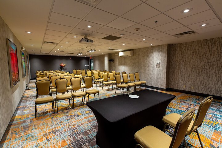 Holiday Inn Toronto Downtown Centre by IHG