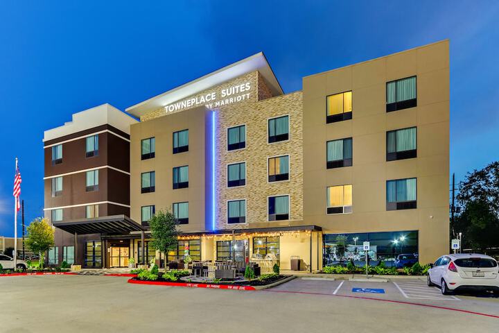 Hotel 3 of 63