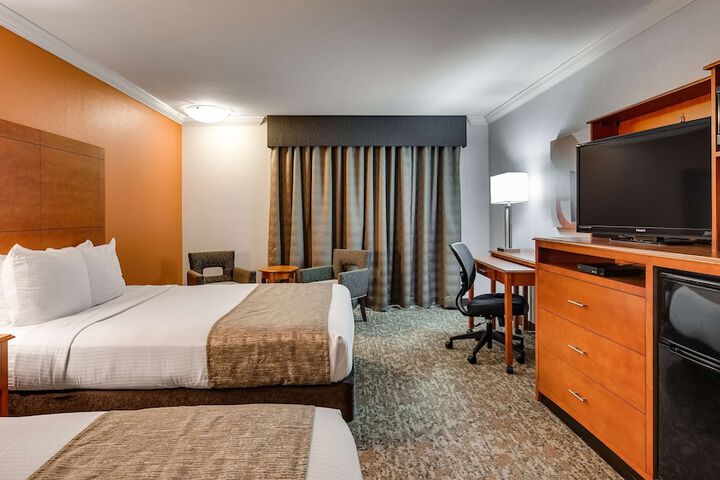 Room 6 of 25