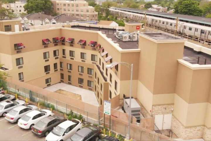 Hotel 2 of 43