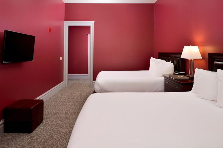Room 119 of 148