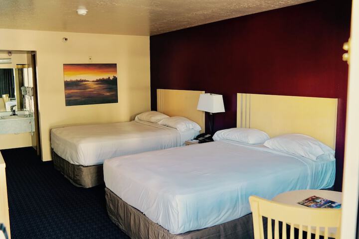 Room 12 of 32
