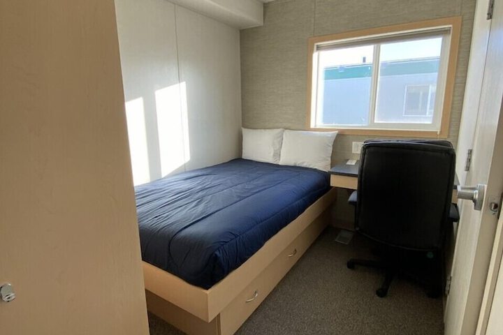 Room 4 of 7
