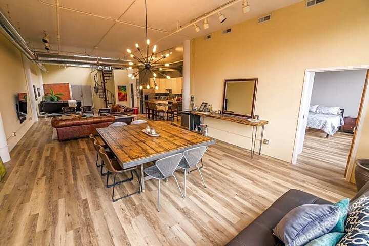 Penthouse Loft in The Heart of Downtown