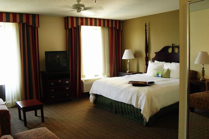 Room 30 of 48