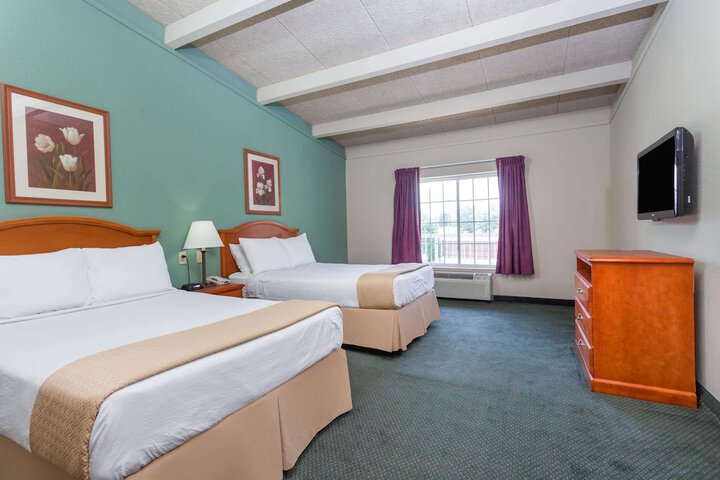 Room 11 of 15